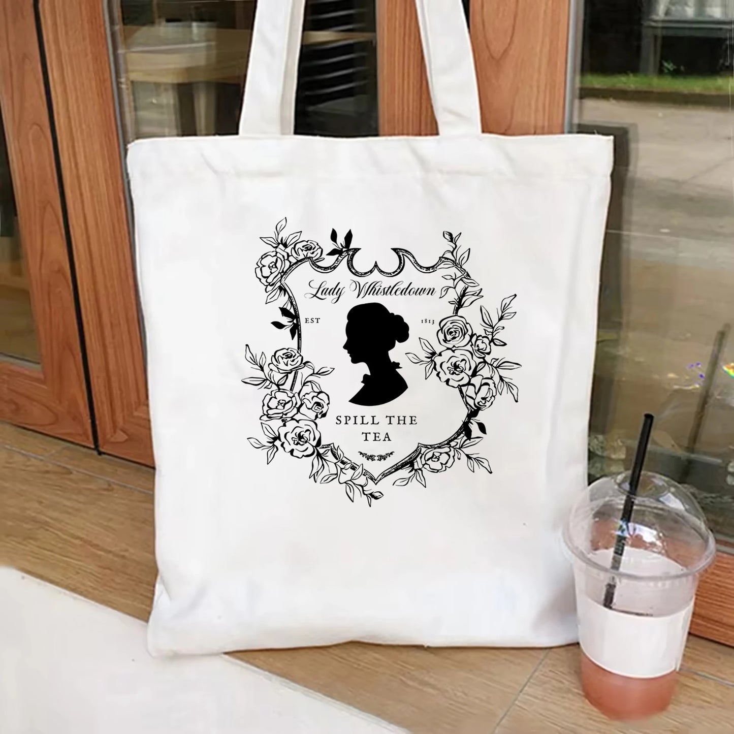 Bolsa de mano con la frase "Bridgerton Lady Whistledown Spill The Tea"