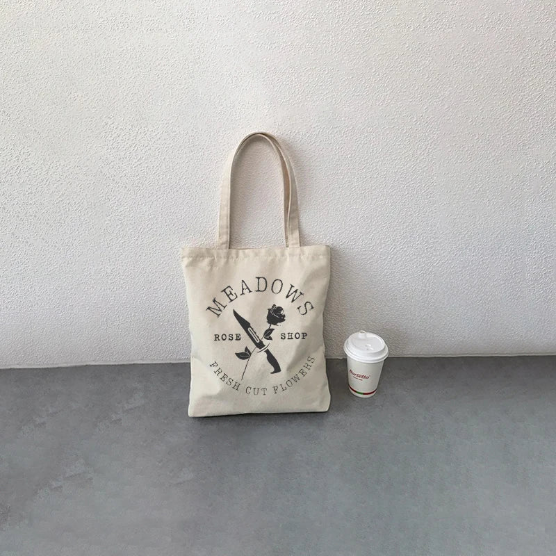 Bolso de mano inquietante de Adeline Zade Meadows