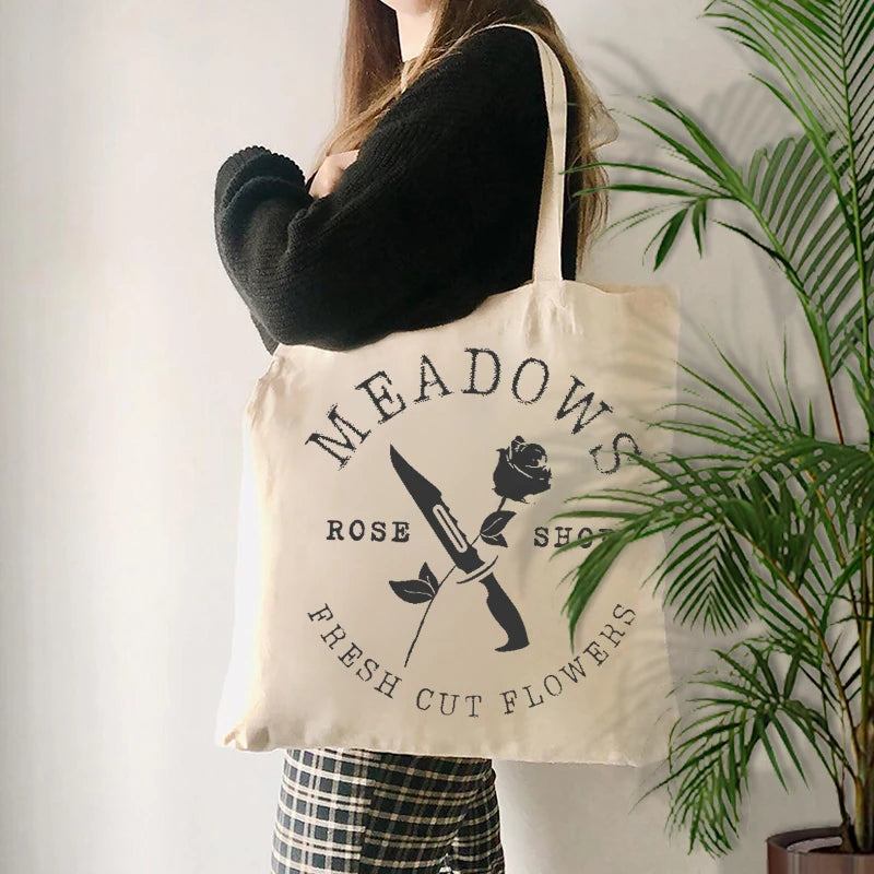 Bolso de mano inquietante de Adeline Zade Meadows