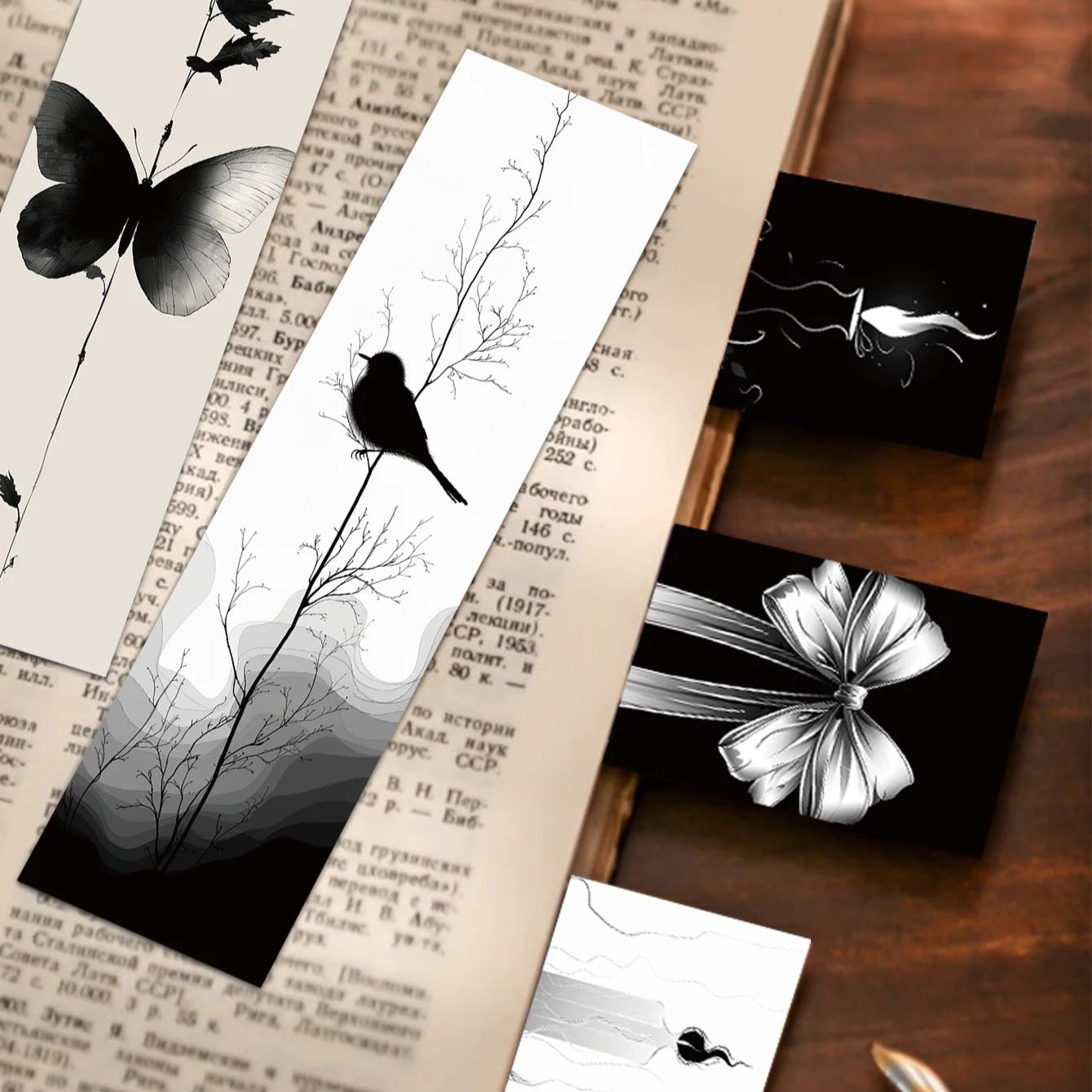 30pcs Minimalist Line Black and White Bookmarks