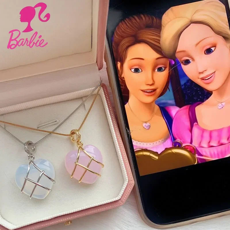 Collar con corazón de ópalo de Barbie y el castillo de diamantes